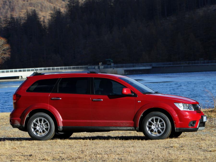  Fiat Freemont AWD 2011 года  (фото 4 из 16)